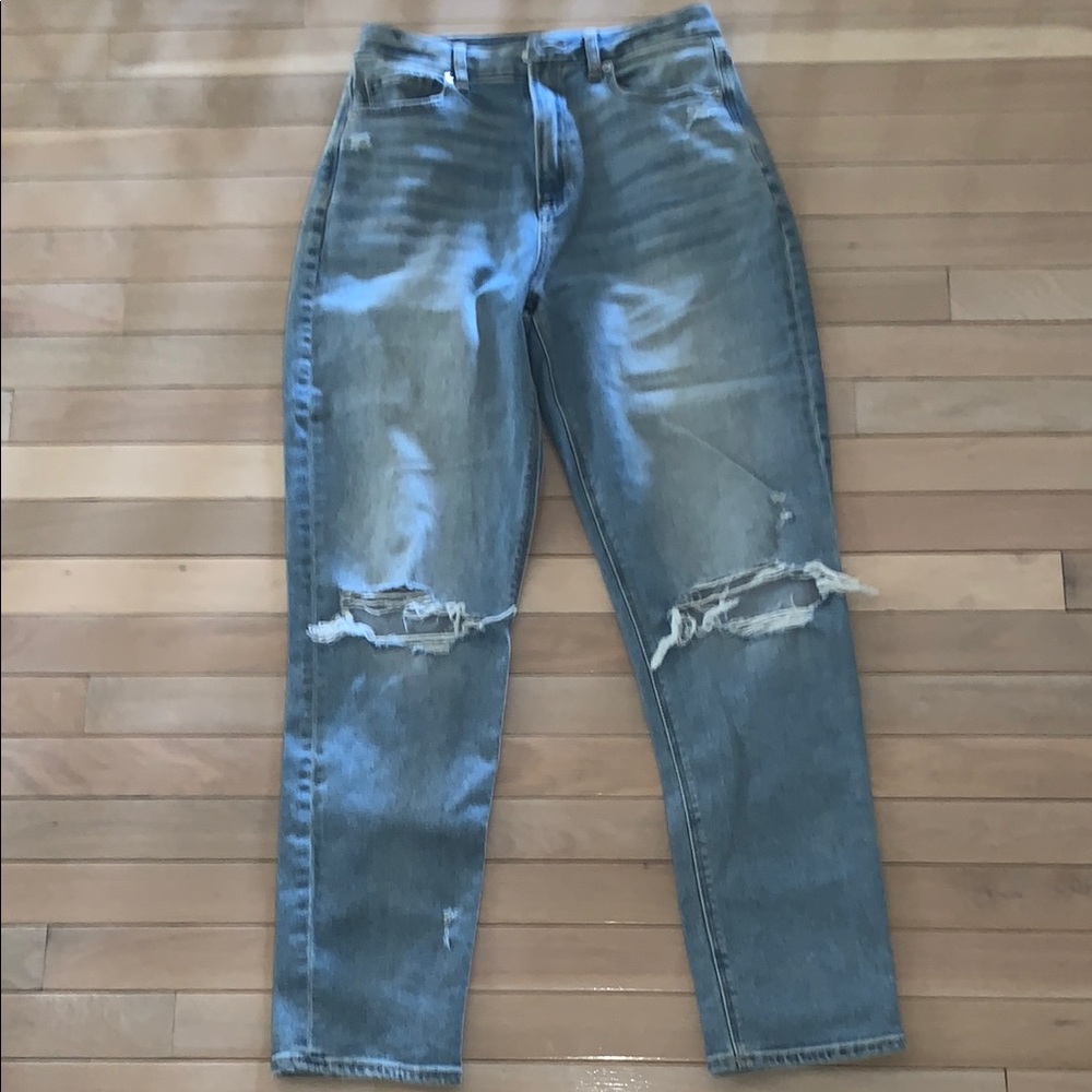 Classic Distressed Women's Jeans